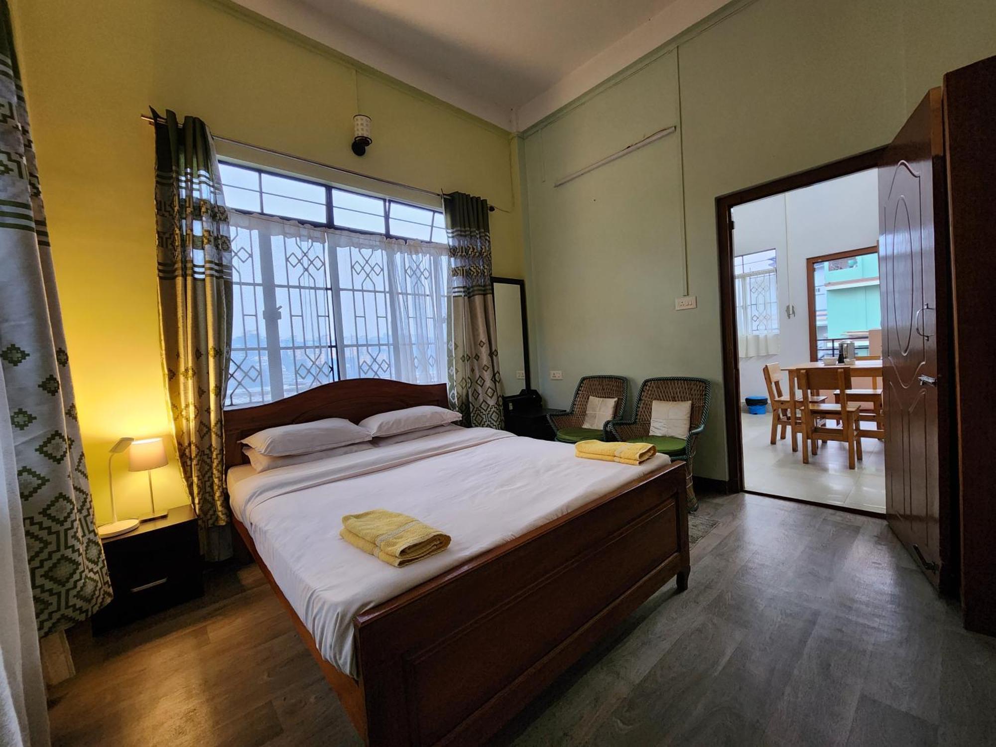 Cafe Sola Bnb Shillong Exteriör bild