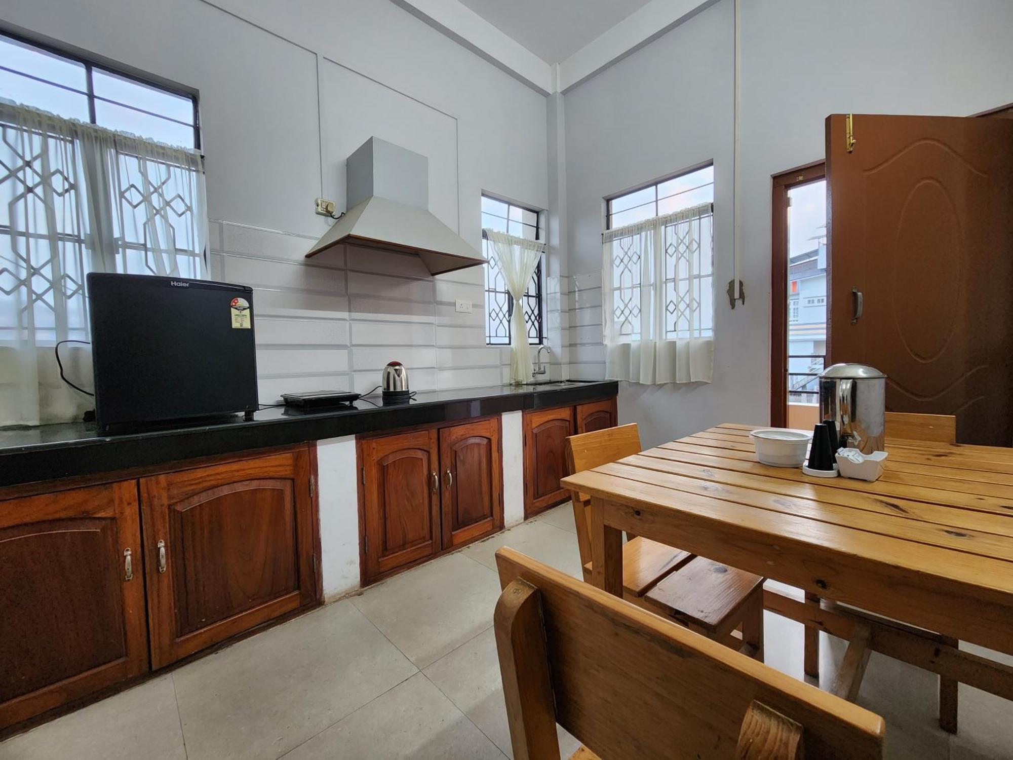 Cafe Sola Bnb Shillong Exteriör bild