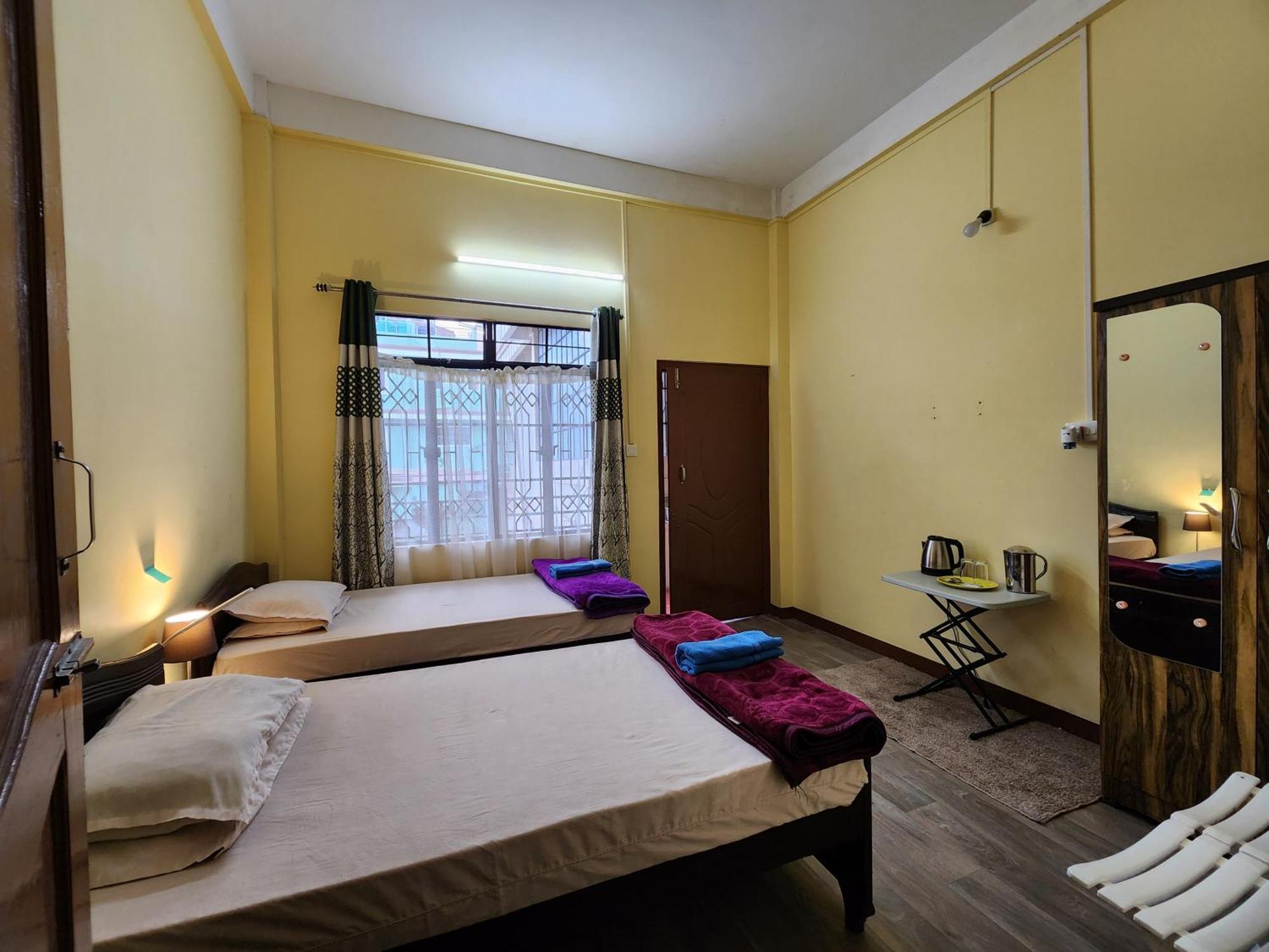 Cafe Sola Bnb Shillong Exteriör bild