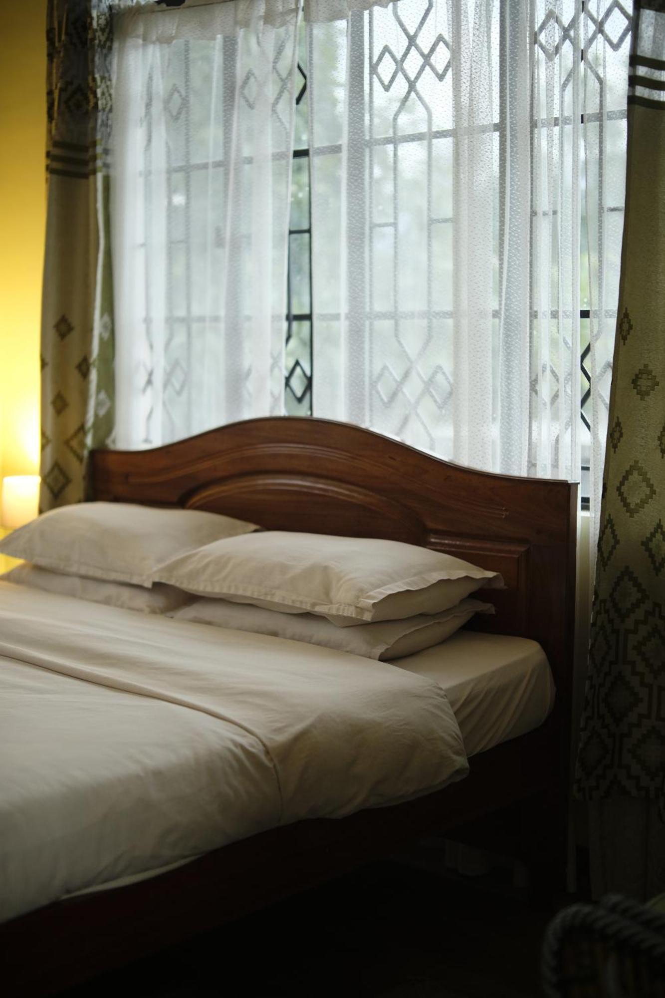 Cafe Sola Bnb Shillong Exteriör bild