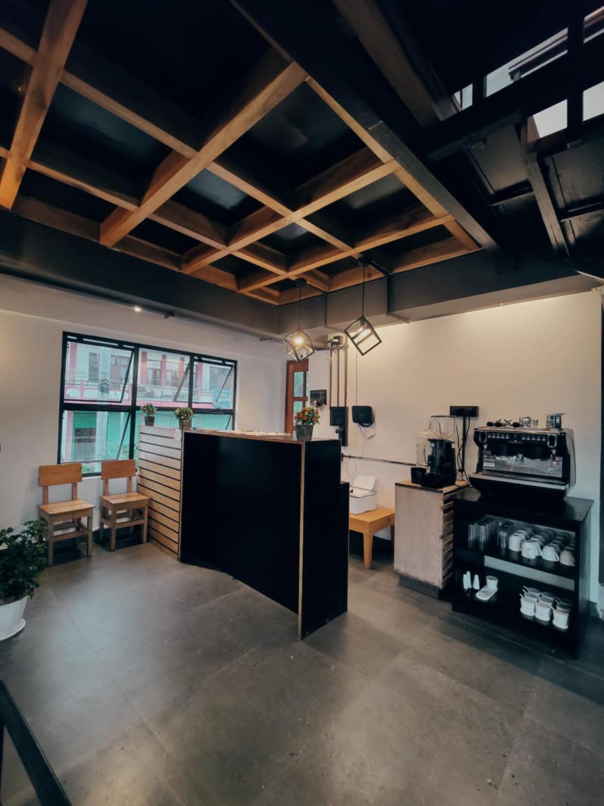 Cafe Sola Bnb Shillong Exteriör bild