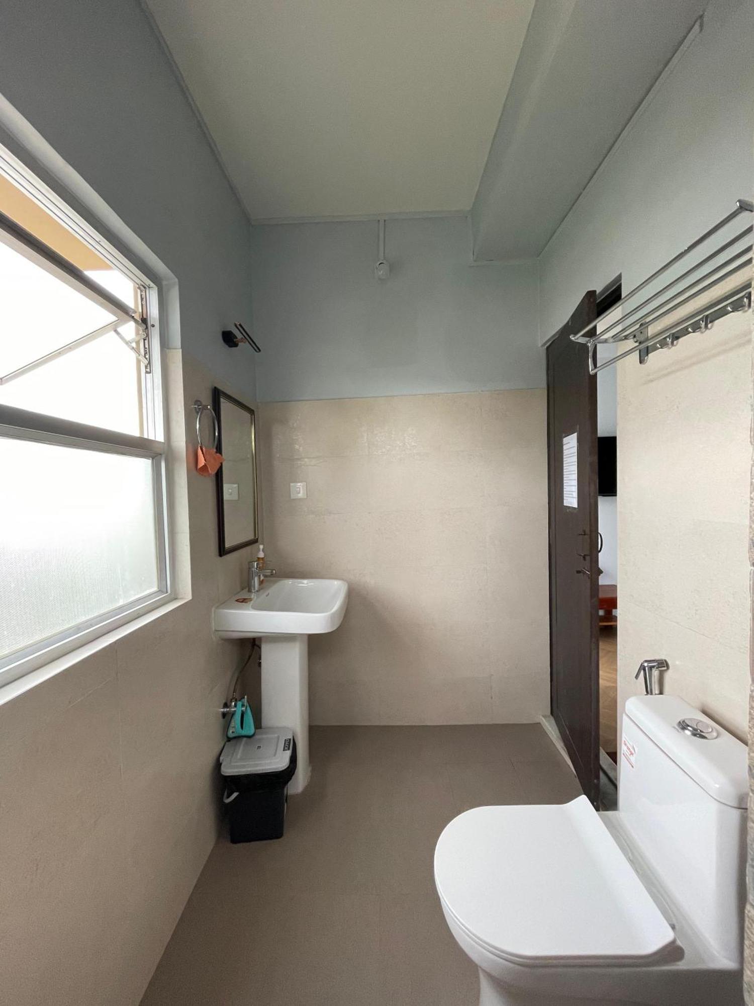 Cafe Sola Bnb Shillong Exteriör bild